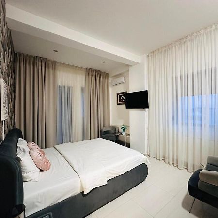 Riviera Studios Mamaia Bagian luar foto