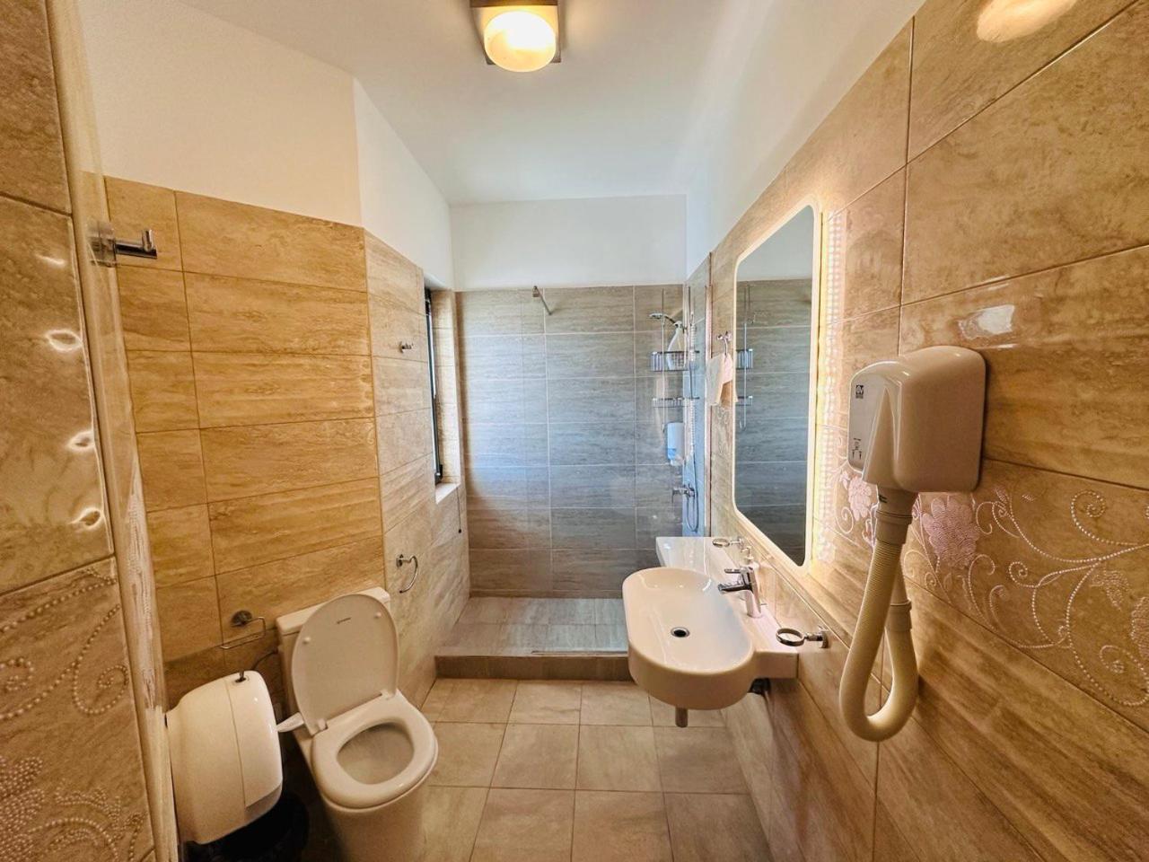 Riviera Studios Mamaia Bagian luar foto