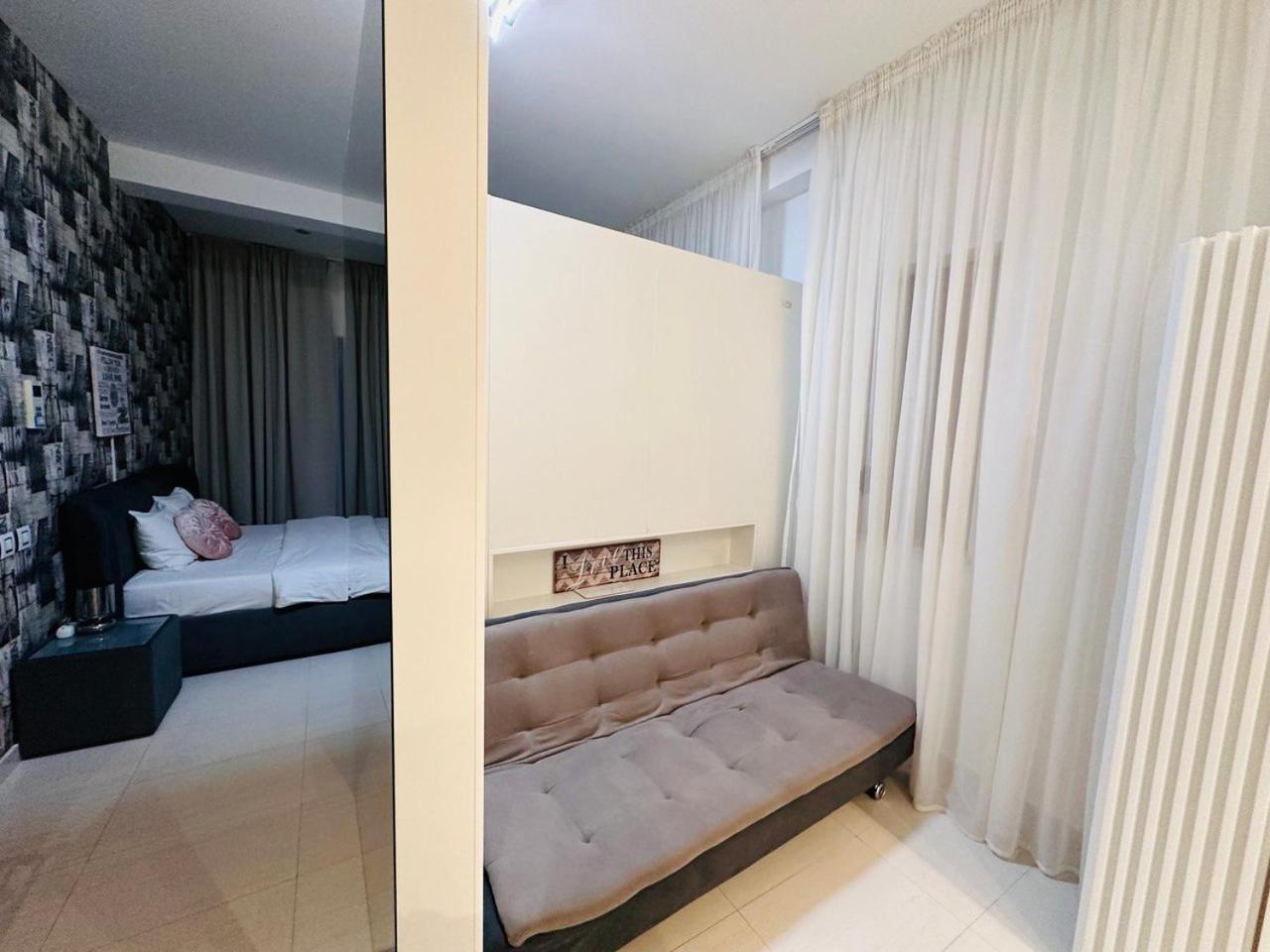 Riviera Studios Mamaia Bagian luar foto