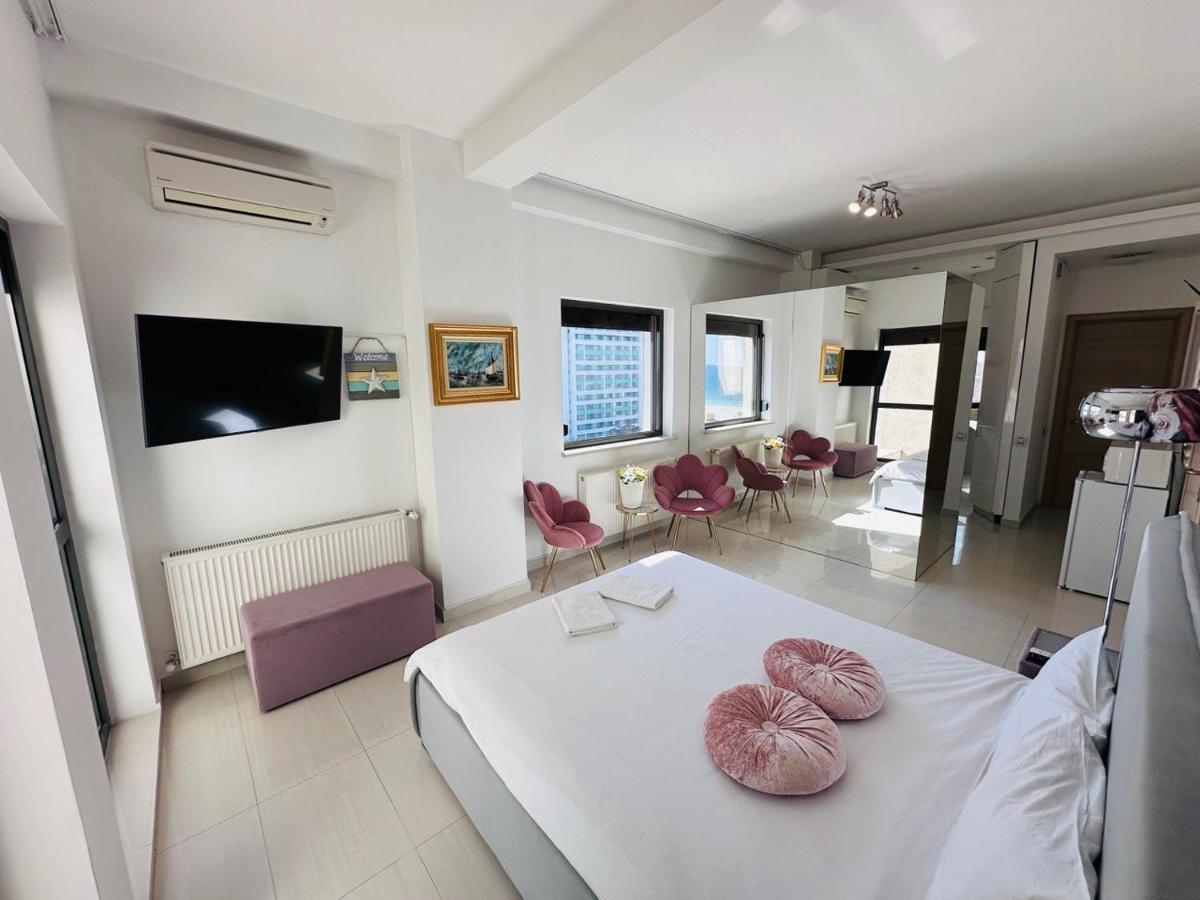 Riviera Studios Mamaia Bagian luar foto