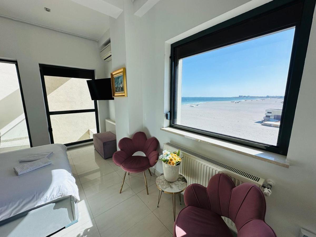 Riviera Studios Mamaia Bagian luar foto